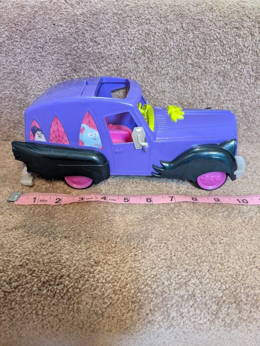 Disney Junior Vampirina Hauntley's Mobile Car Lights & Sounds Vehicle